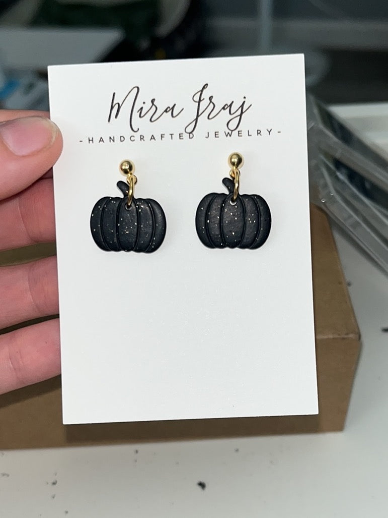 Mira Iraj Glitter Black Pumpkins