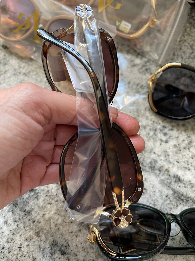 VG Clover Sunnies